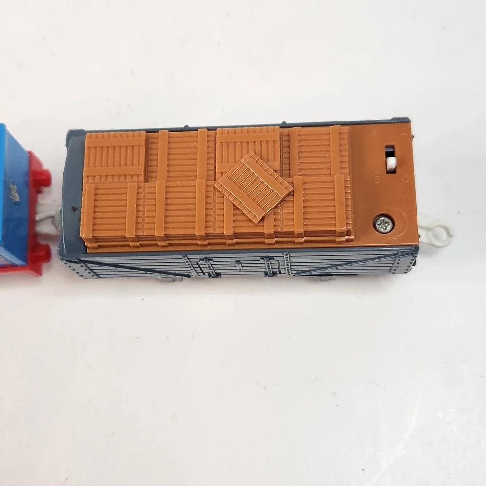 Thomas The Train Trackmaster Motorized Engine Cargo Car 2009 Mattel Works PVC